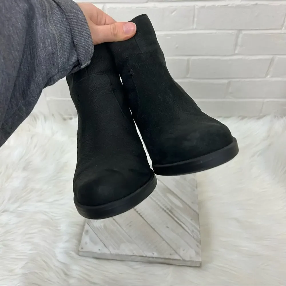 Crown Vintage Black Side Zipper Booties Size 9